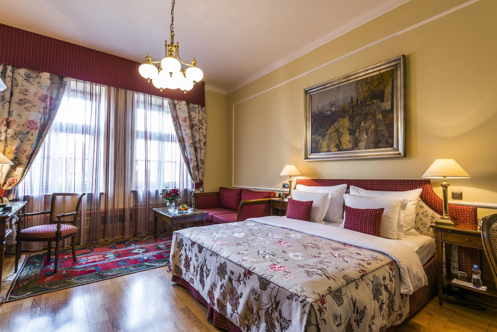 Golden Well Hotel Прага Екстериор снимка