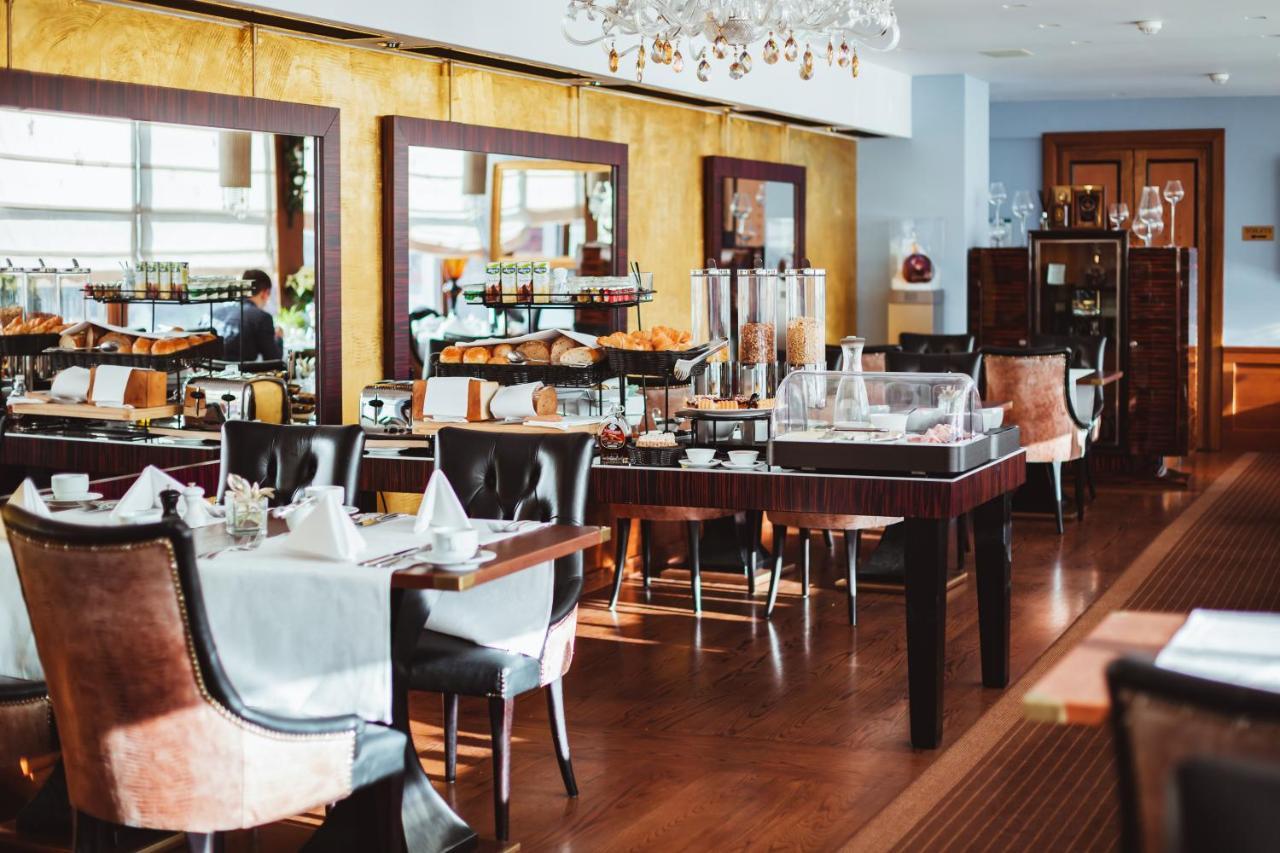 Golden Well Hotel Прага Екстериор снимка