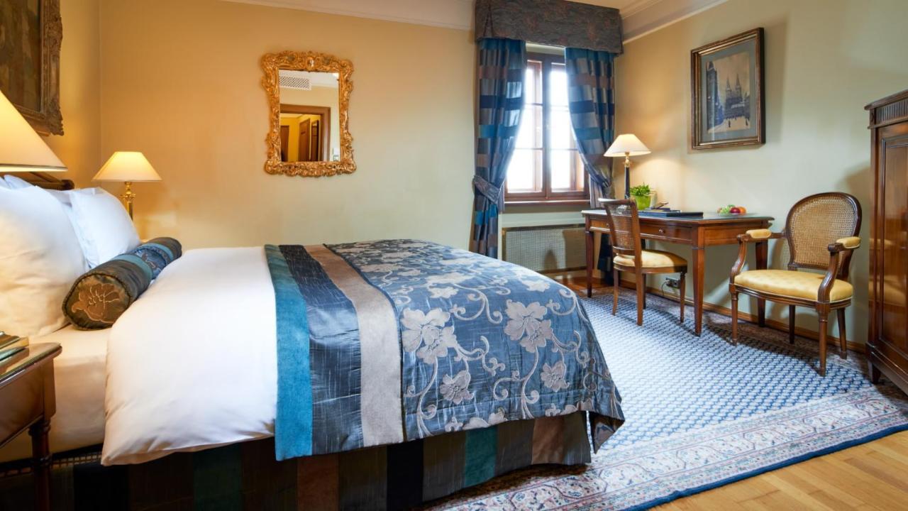 Golden Well Hotel Прага Екстериор снимка