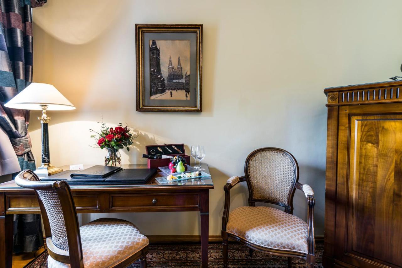 Golden Well Hotel Прага Екстериор снимка