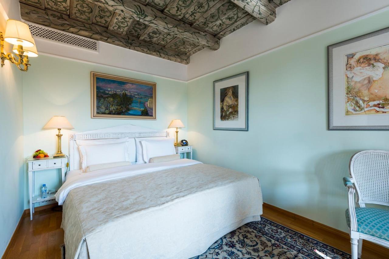 Golden Well Hotel Прага Екстериор снимка